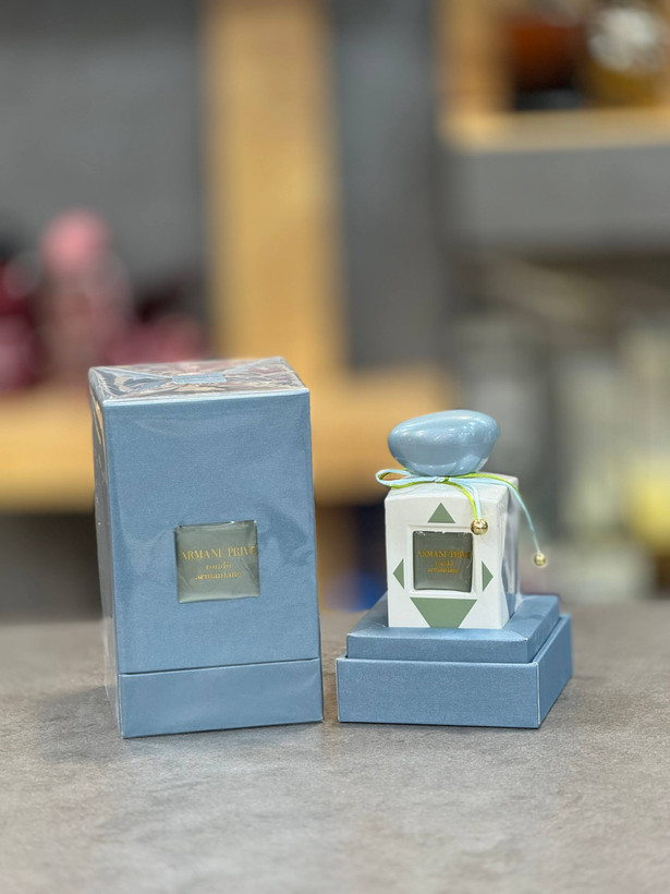 عطر مردانه آرمانی پرایو روندو هارد باکس